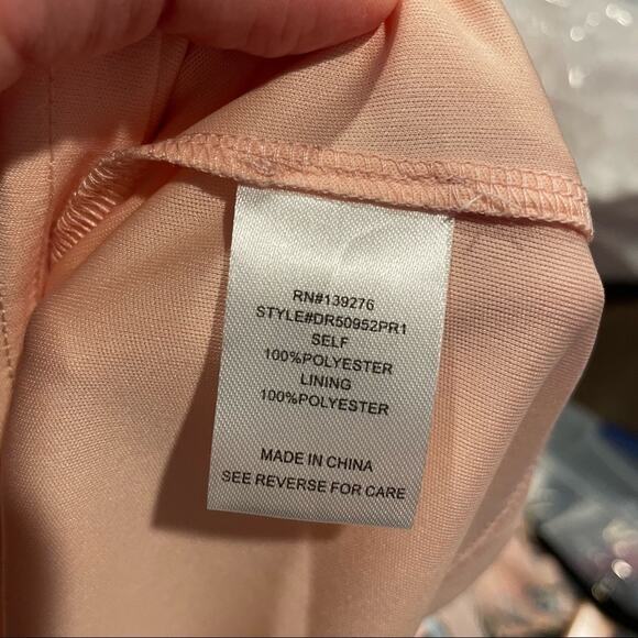 DR2 Pink Floral Off Shoulder Short Sleeve Mini Dress Womens XS Smocked Boho - Picture 7 of 7